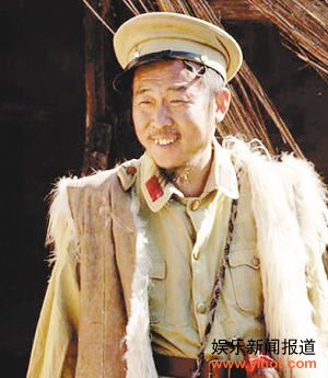 高昌昊在《番号》中饰演“丁大算盘”一角。